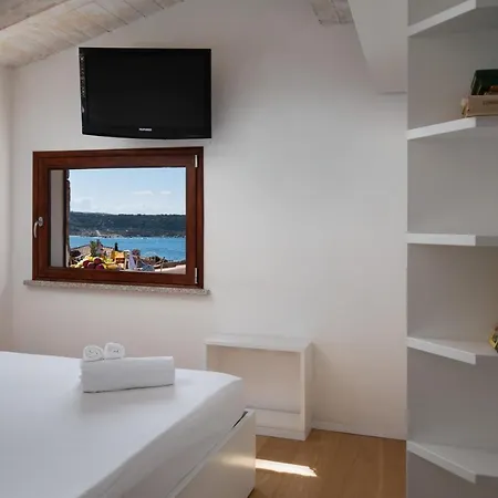 Homey Experience - White Panorama Villa